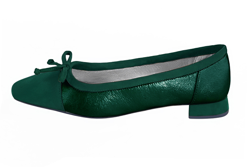 Forest green women's ballet pumps, with low heels. Square toe. Flat flare heels - Florence KOOIJMAN